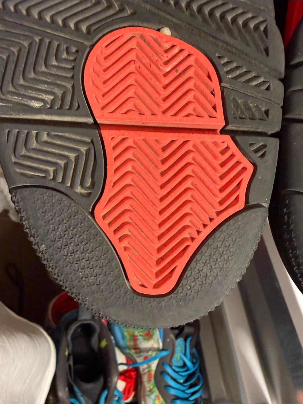 Jordan 4 - Picture 6 of 6